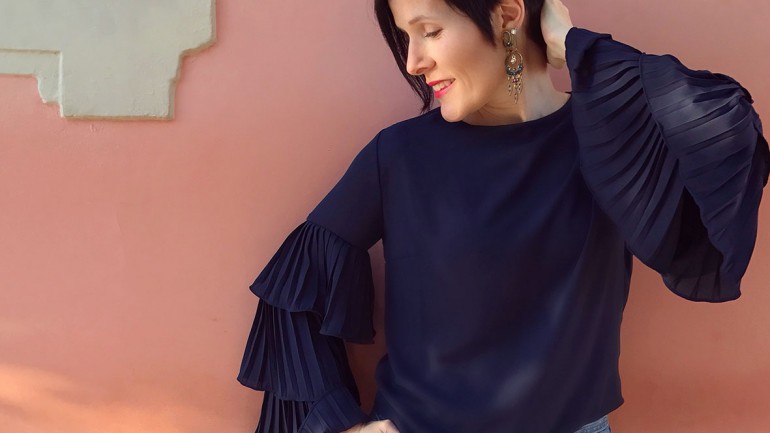 BLUSA LINDA COM BABADOS