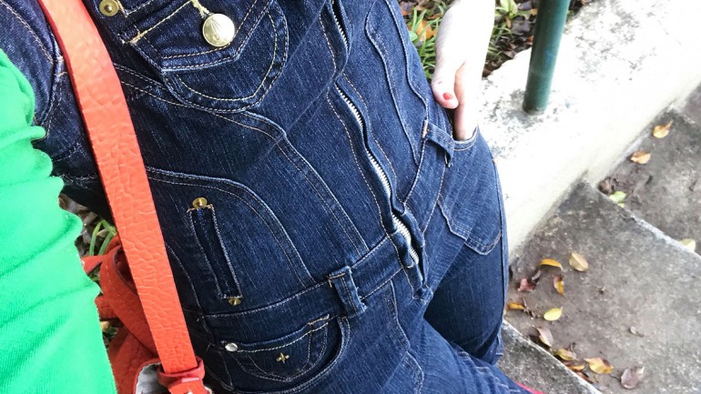 LOOK MACACÃO JEANS
