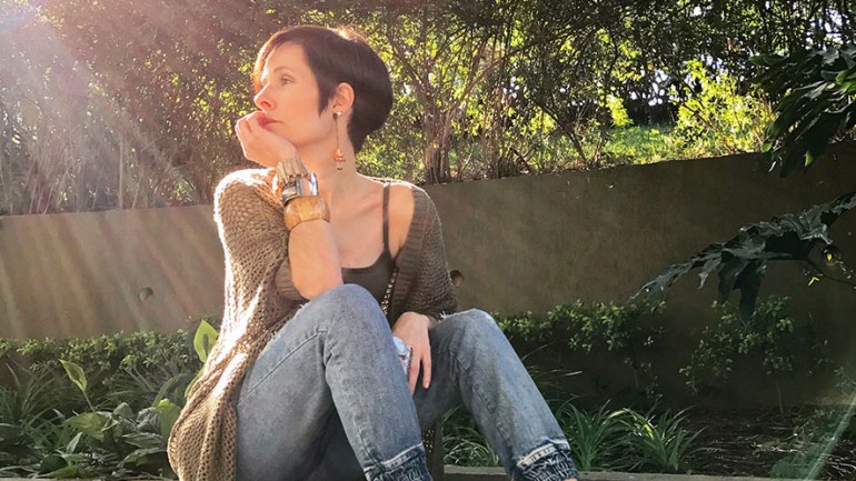 JEANS SOLTINHO EM ESTILO BOHO